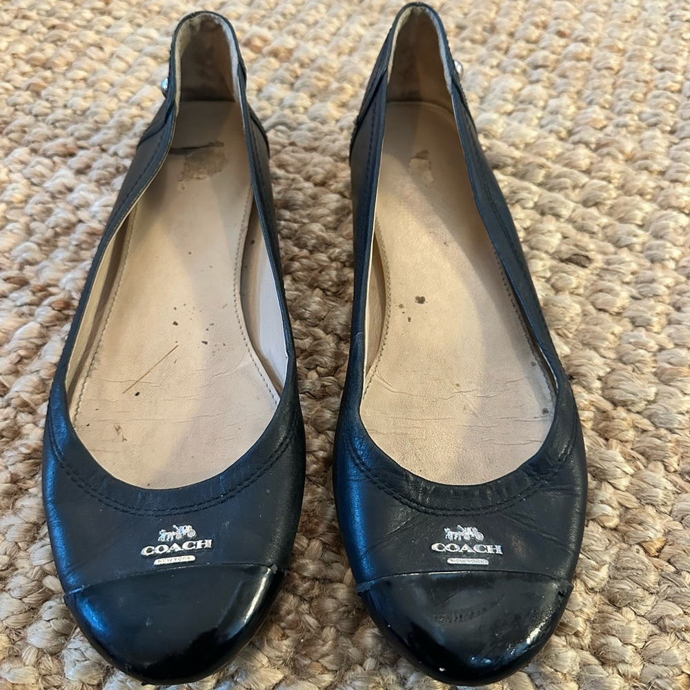 Coach Chelsea Black Leather with Patent Toe Ballet Flats Size 7 - Picture 2 of 10